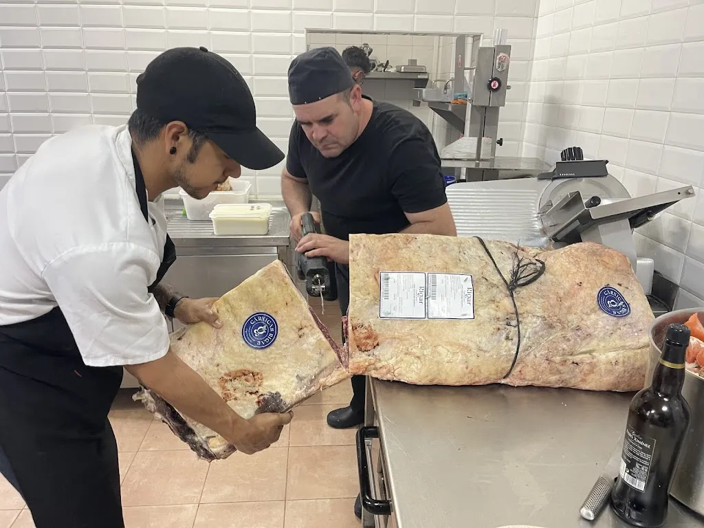 Arien van den Berg_La Fabrica_Benalup-Casas Viejas_recensione