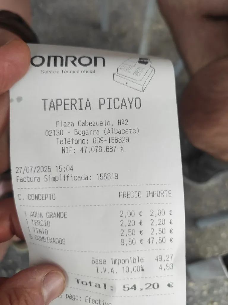 Alberto De La Rosa_Bar TAPERÍA PICAYO._Bogarra_review