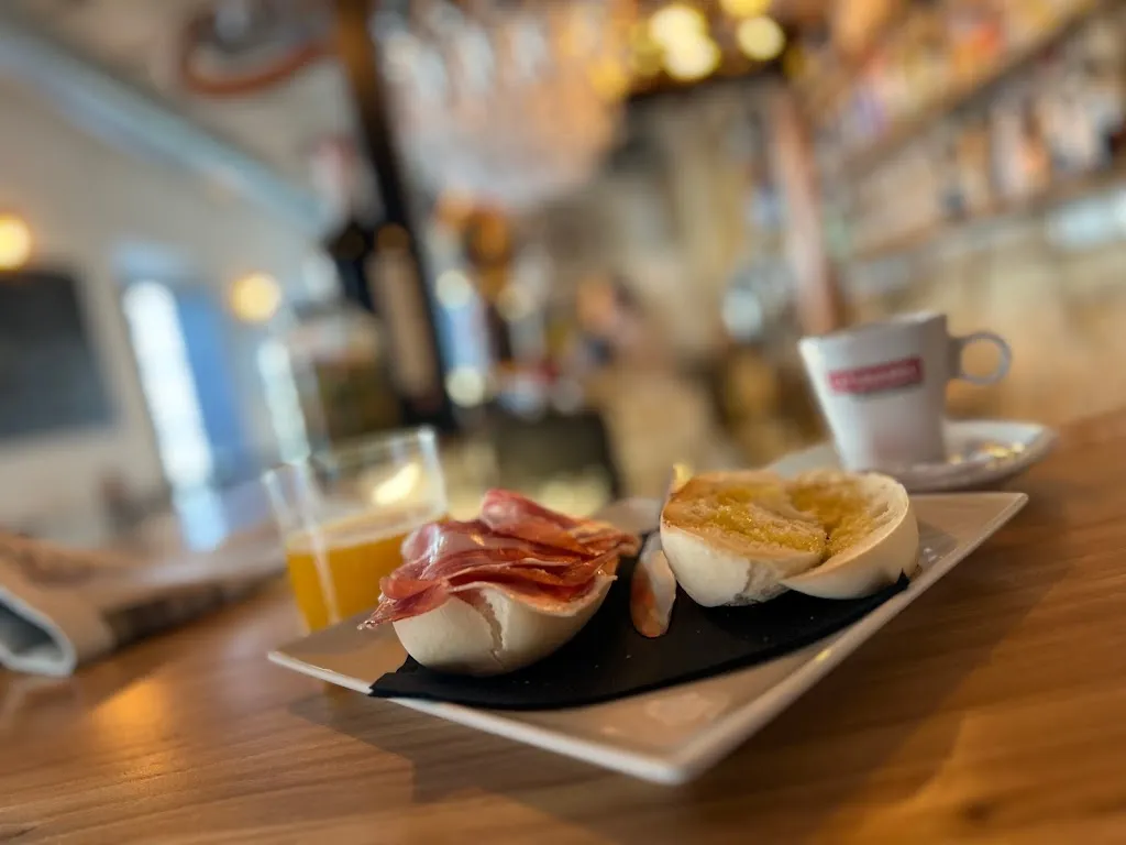 BODEGÓN J.C._Benalup-Casas Viejas_slider_image_2