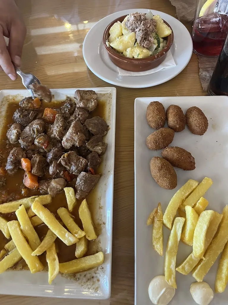 Restaurante Los Nogales_Bosque El_slider_image_3