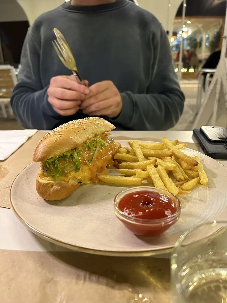 Jeff and Cat Chang_Restaurante Surban_Algeciras_review