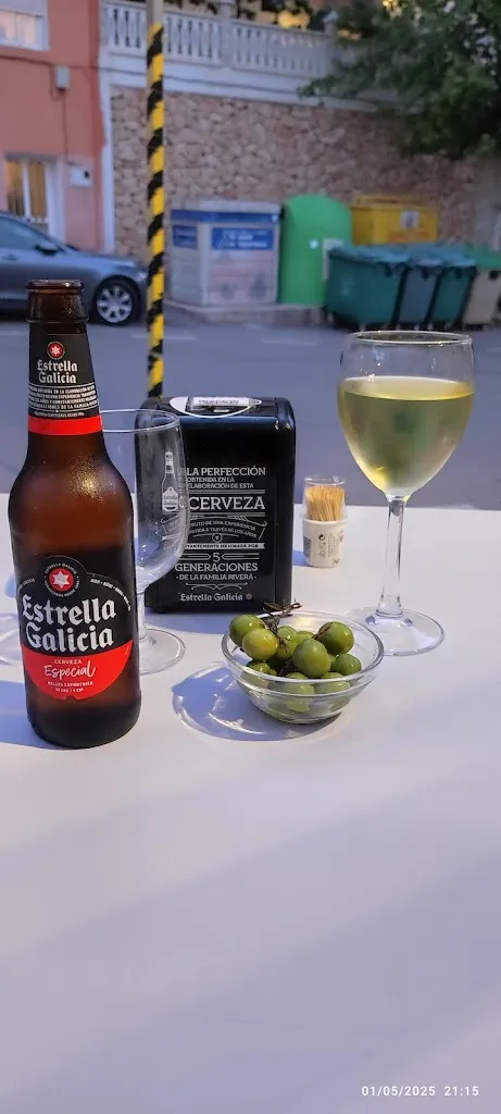 Jose GONZALEZ LEON_Bar Lali_Bogarra_recensione