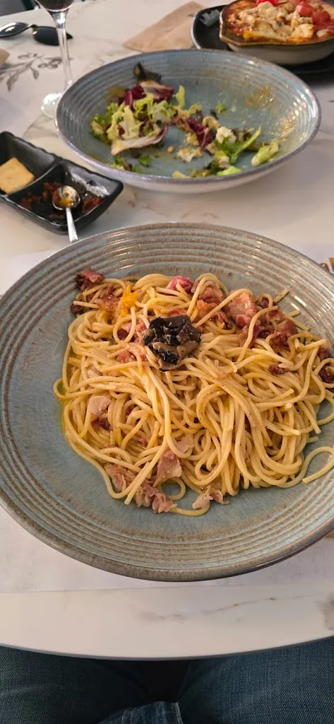 Carlos Enrique Membrives Martin_La Mafia se sienta a la mesa_Algeciras_avis