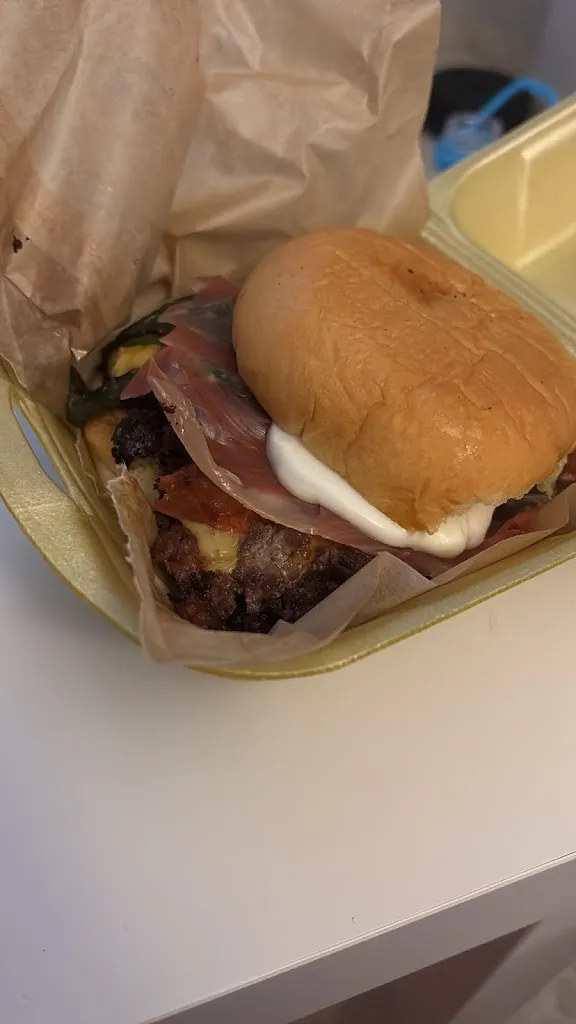 vanesa de Jaen_The Beast Burger Algeciras_Algeciras_avis