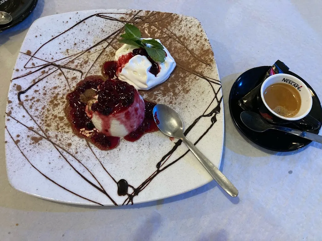 Marcel Ruijken_Restaurante - Pizzería De Francesco e Giulia desde año 2007_Barbate_review