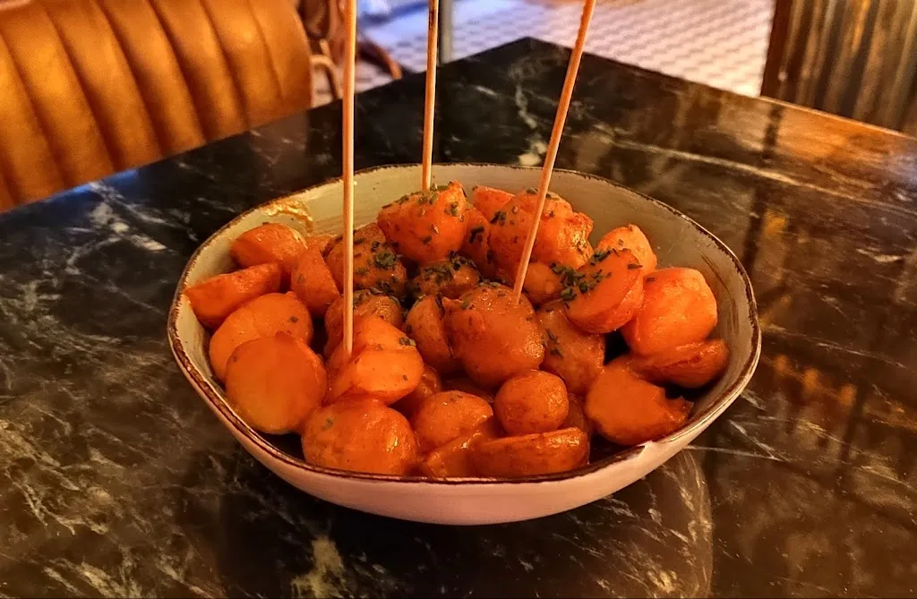 Menu_Revoltosa Parque de Berlín_Trazo_image_5