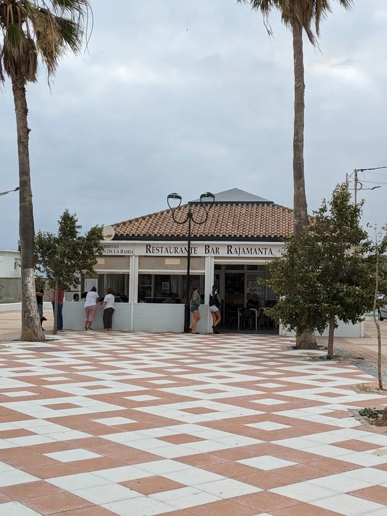 Julie Dudley_Cafe Bar Rajamanta_Barbate_recensione