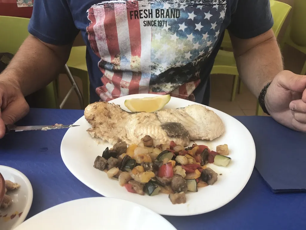 Svitlana Udovenko_Cafe Bar Rajamanta_Barbate_recensione