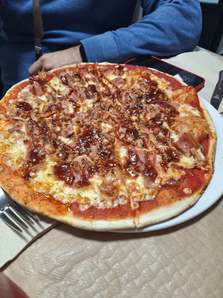 Fernando Pacheco_Pizzería Yerbabuena_Barbate_review