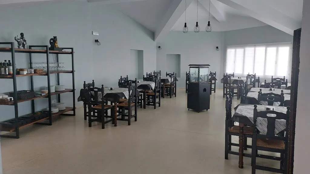 La piscina restaurant in Castellar de la Frontera