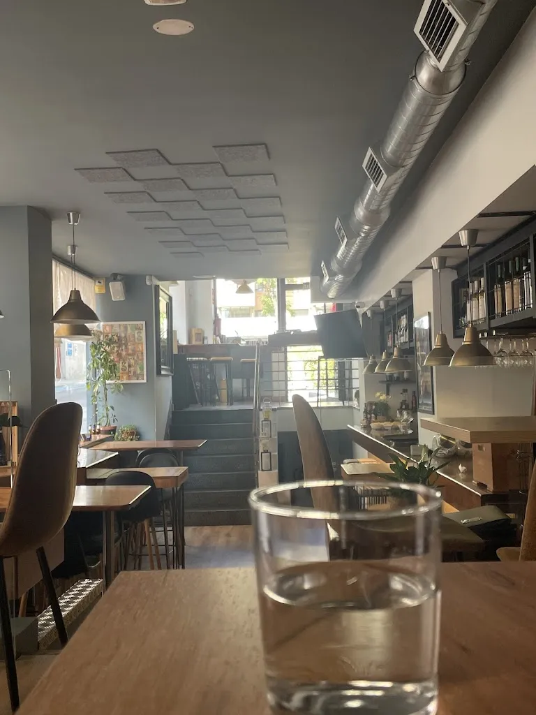 PUNTO RISTORO_Trazo_slider_image_3