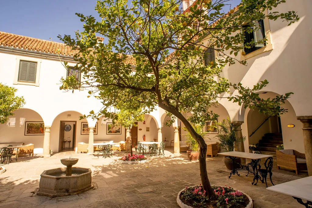 Hotel La Almoraima restaurant in Castellar de la Frontera