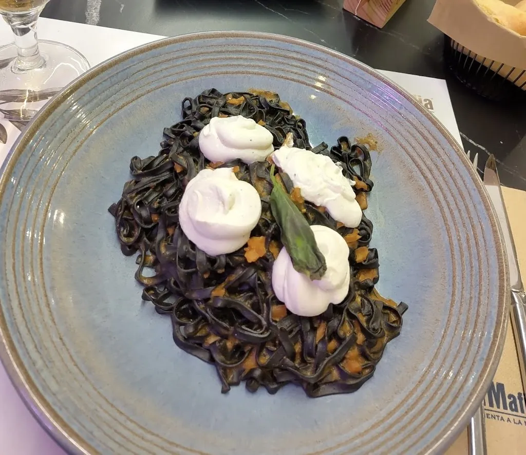 Tyler Telly_La Mafia se sienta a la mesa_Cadiz_review