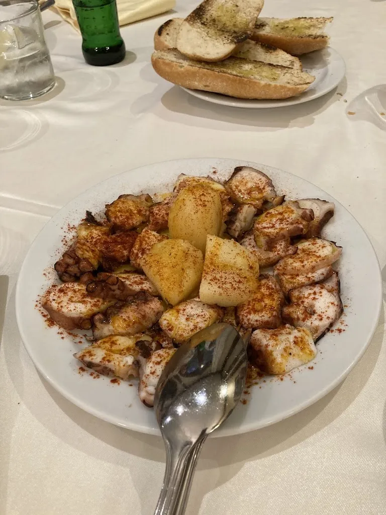 Juan Martin Maglione_Marisquería Tres Mares_Ares_review