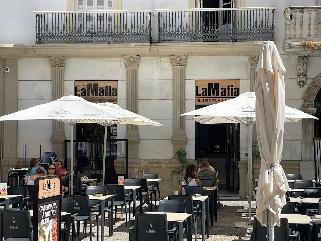 La Mafia se sienta a la mesa_Cadiz_slider_image_3