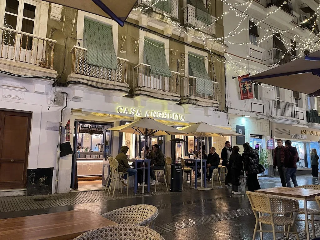 Lis Conde_Casa Angelita_Cadiz_review