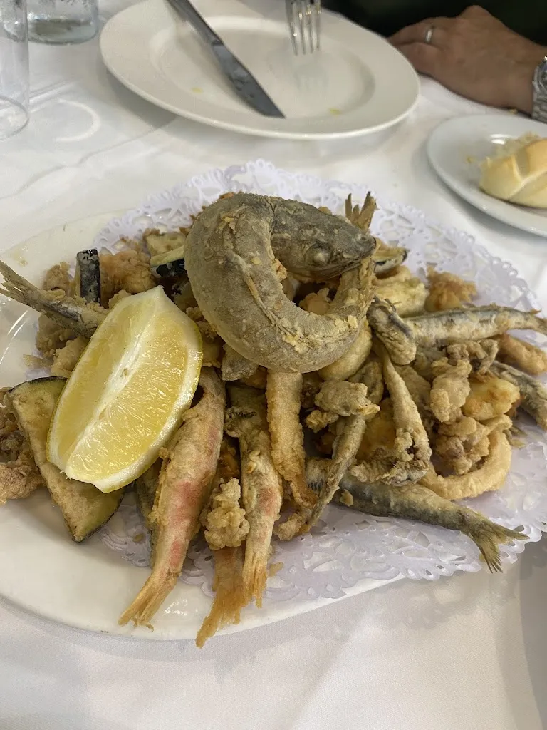 Krisnawati Desi Purnawestri_Restaurante Cazorla_Trazo_review