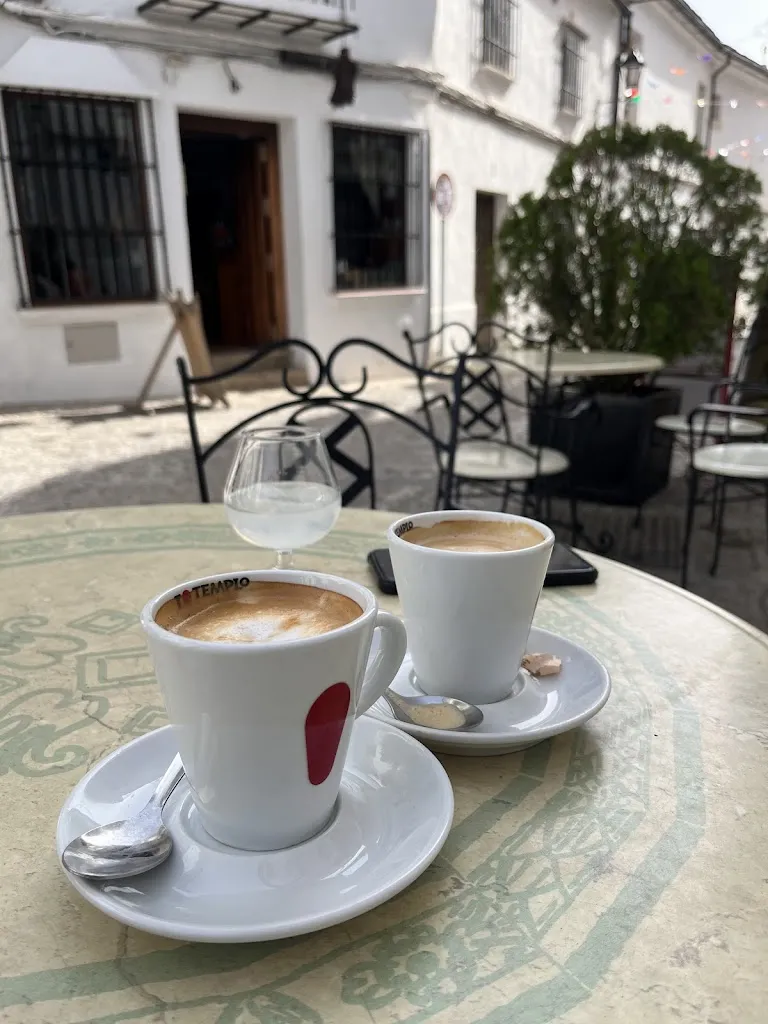 Thu Huyền_Cafetería-Pastelería Rotacapa_Grazalema_review