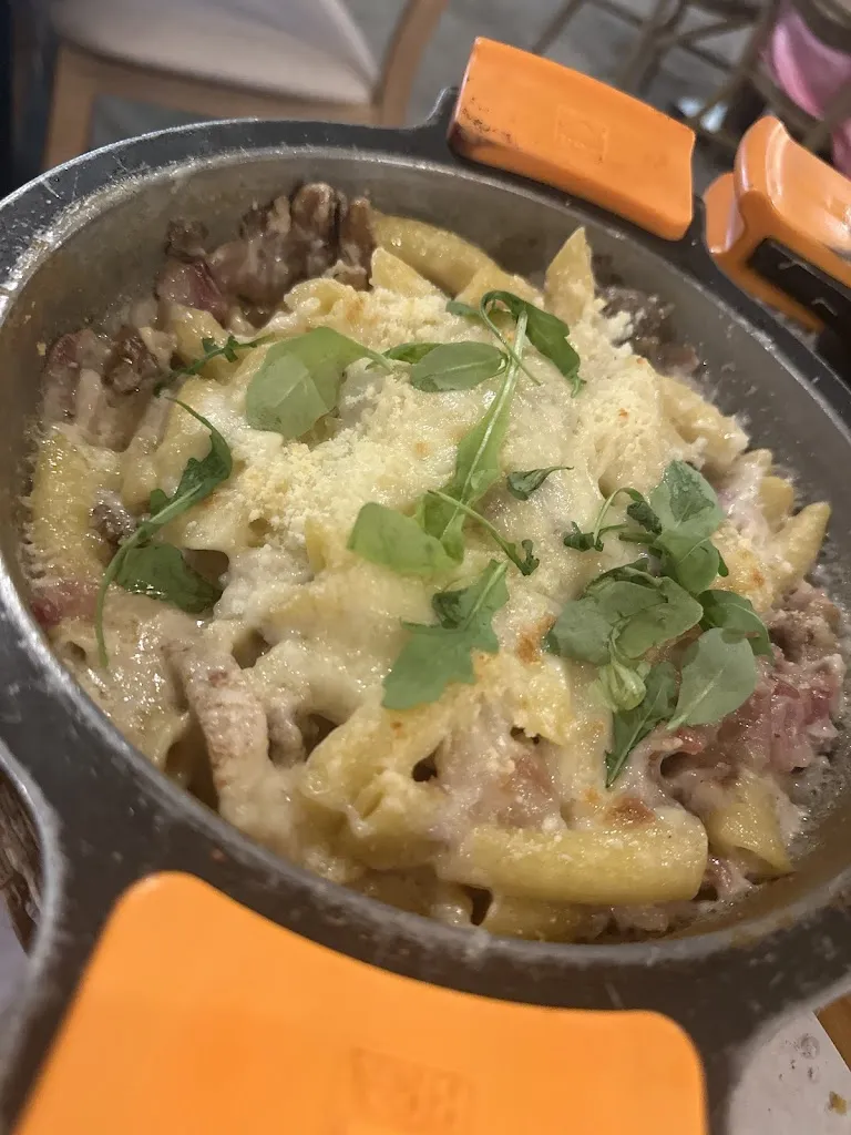 Aaliyah Matulessy_La Mafia se sienta a la mesa_Chiclana de la Frontera_review