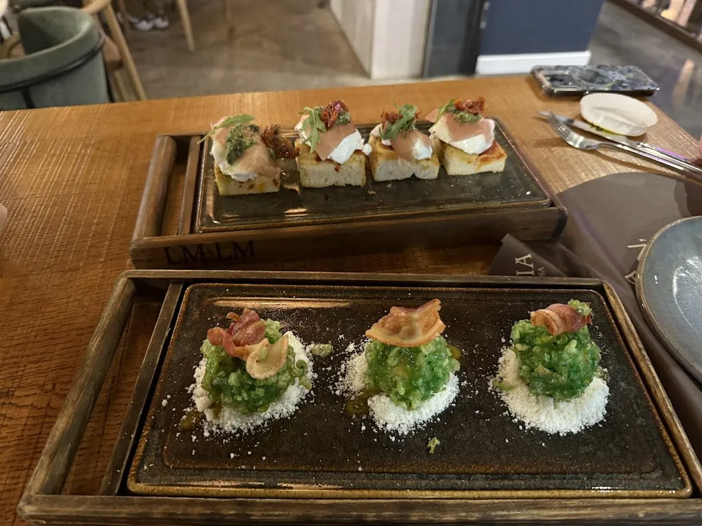 DJ Albrecht_La Mafia se sienta a la mesa_Chiclana de la Frontera_review