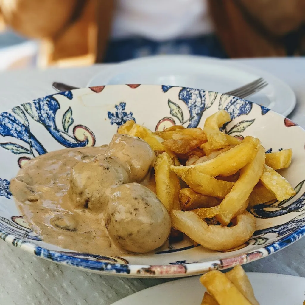 Pavol Celuch_Casa Paco_Paterna de Rivera_review