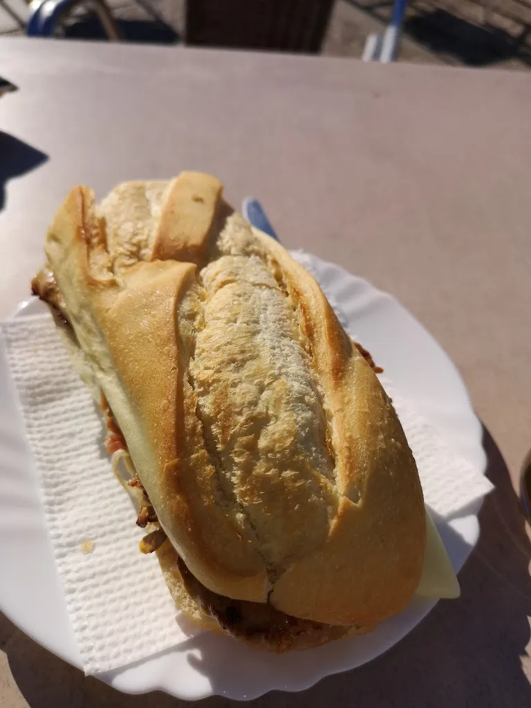 Cervecería la placita restaurant in Paterna de Rivera