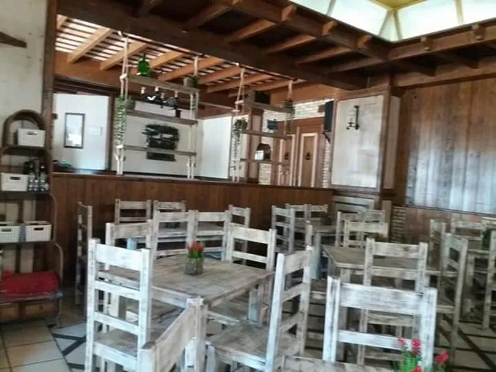 Pizzeria El Llanito restaurant in Paterna de Rivera