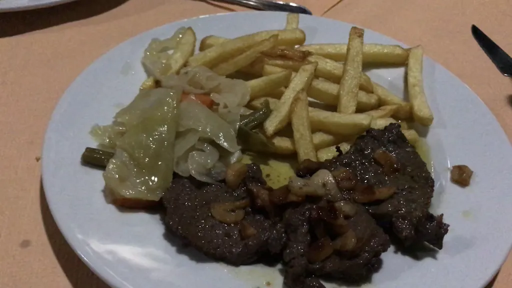 Herr Ullmann_Mesón Rústico Machín_Medina-Sidonia_review