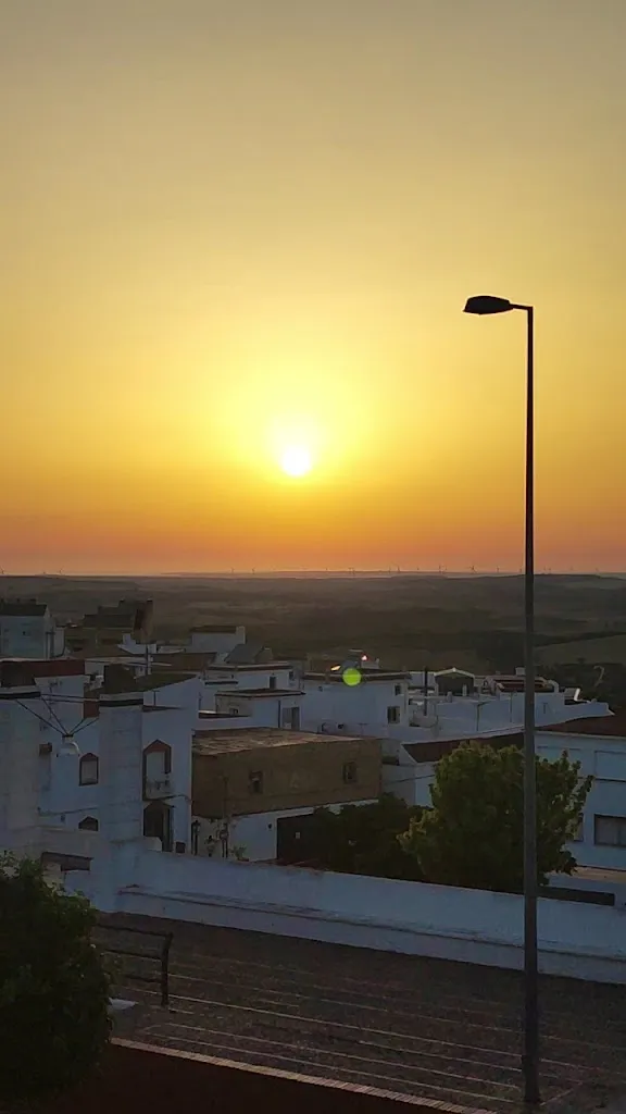 Aike Escobar_El Sitio De Mi Recreo_Medina-Sidonia_review