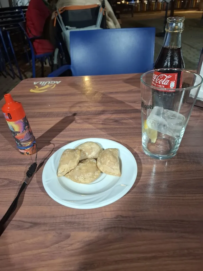 Evy De Weird_Restaurante La xunta_Trazo_review