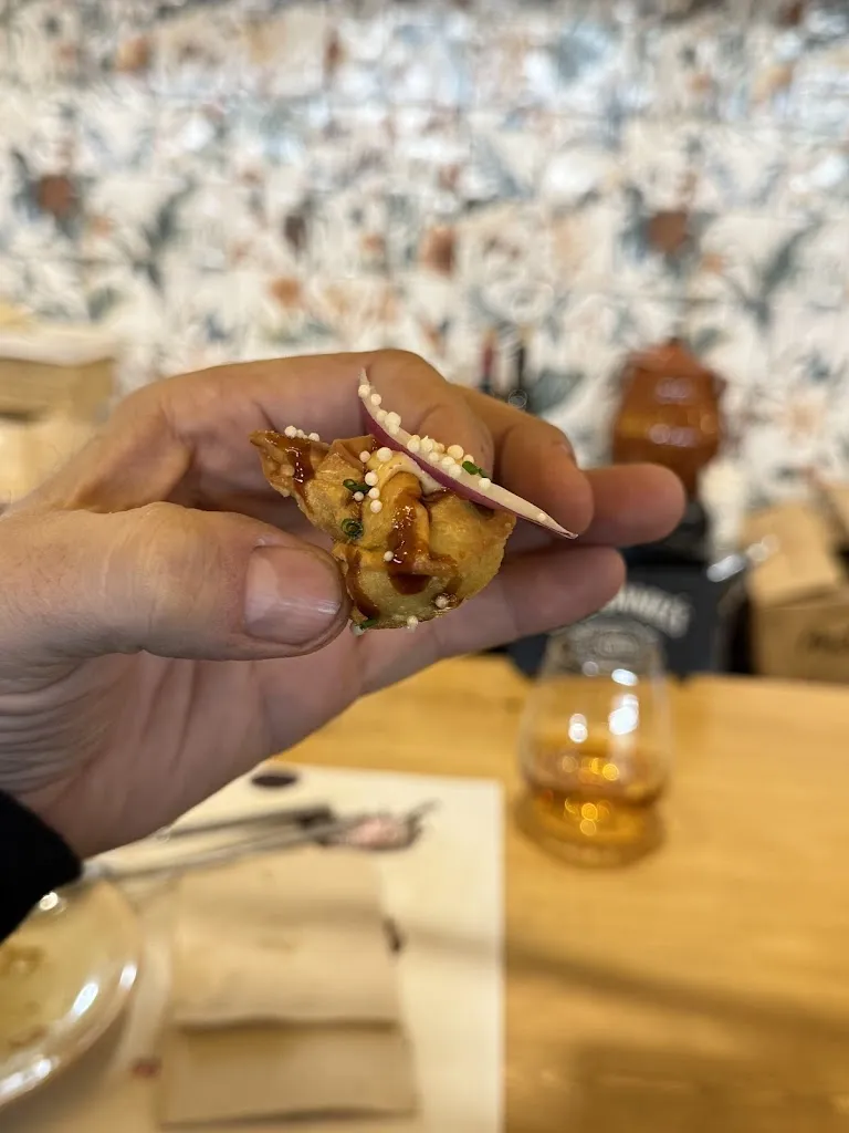 Tauras Plunge_Virgen de la Luz - Casa de Comidas_Línea de la Concepción La_review