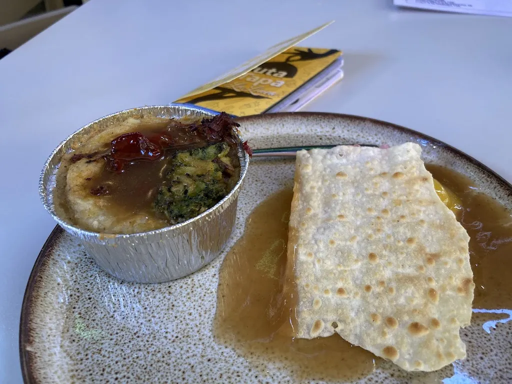 Ginger Greenwitch_Mesón La Taberna_Línea de la Concepción La_review