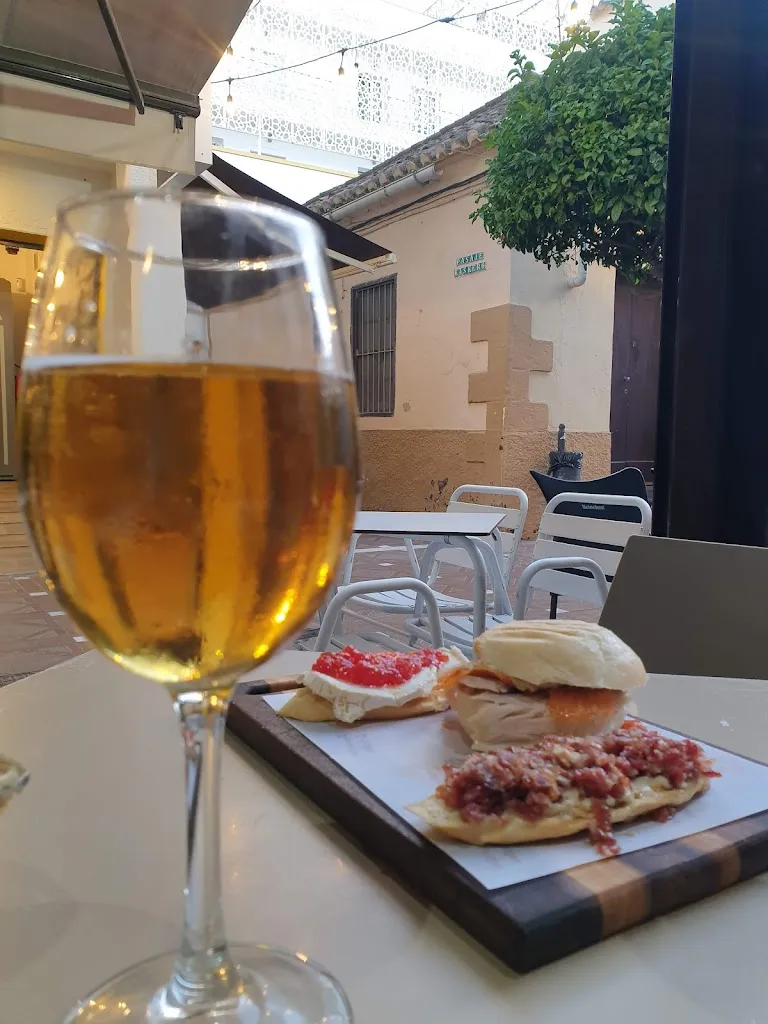 Mesón La Taberna_Línea de la Concepción La_slider_image_2