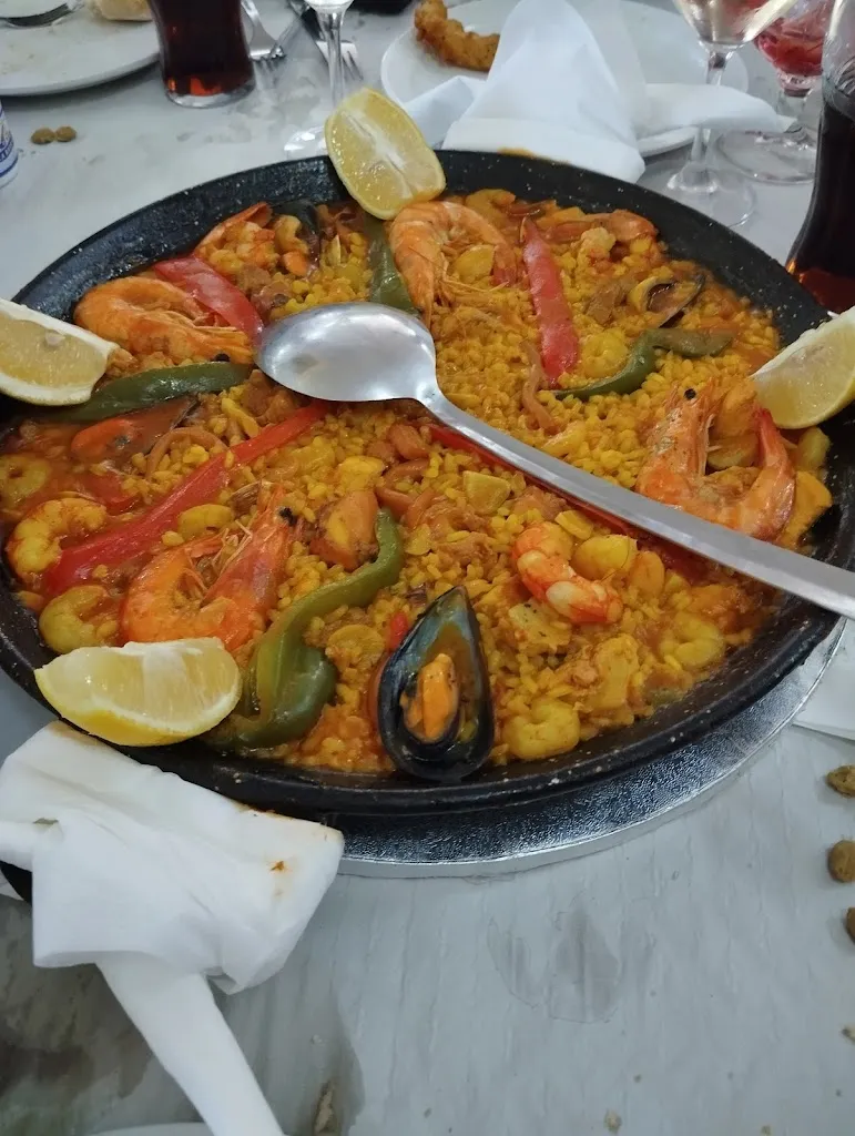 Bar restaurante Las Cañas_Línea de la Concepción La_slider_image_3