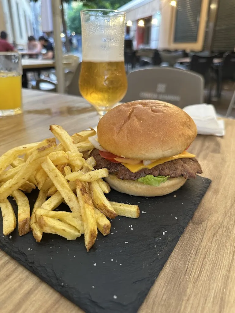 Arnold Rogers_Chimole Burgers_Línea de la Concepción La_Bewertung