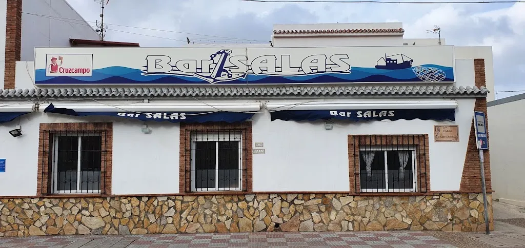 Bar Salas restaurant in Línea de la Concepción La