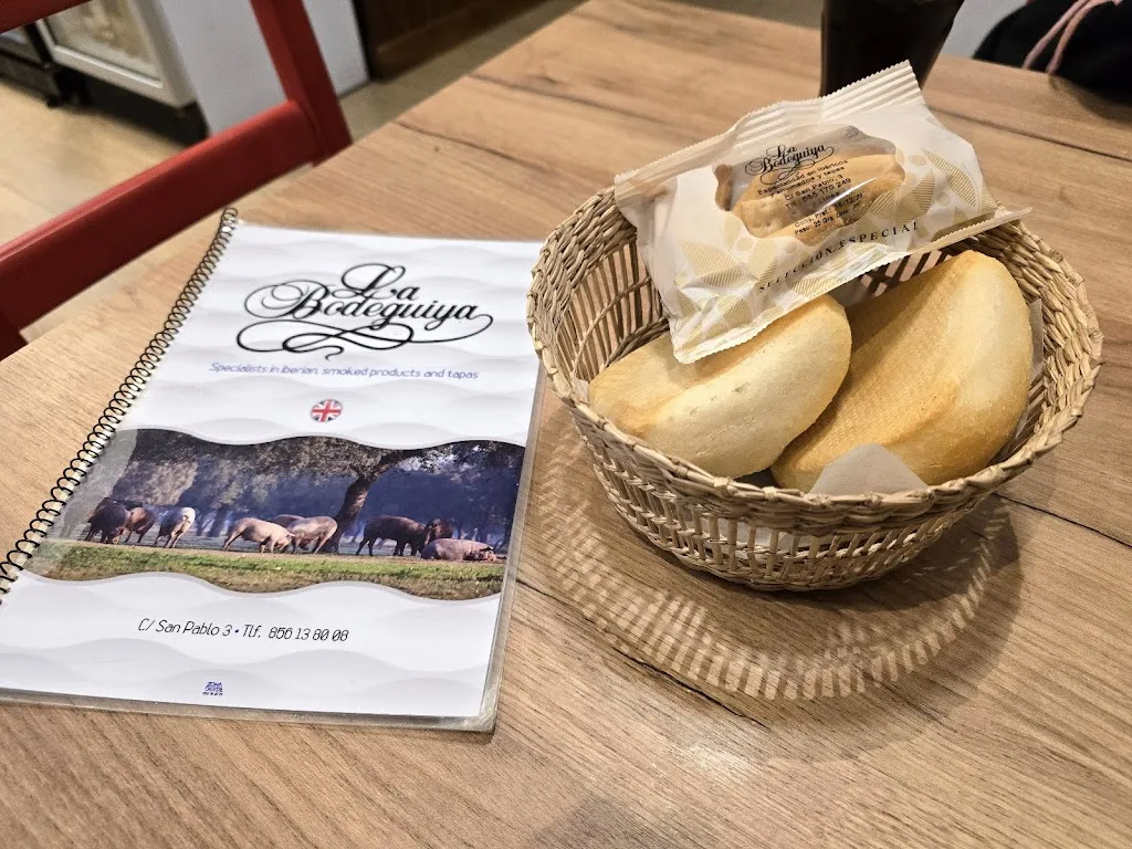 Dan H_La Bodeguiya_Línea de la Concepción La_review