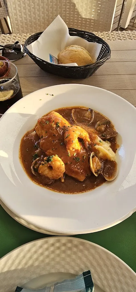 Tina Edwards_Restaurante Puerto Chico_Línea de la Concepción La_review