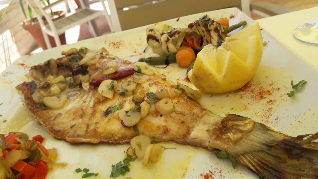 Restaurante Puerto Chico_Línea de la Concepción La_slider_image_3