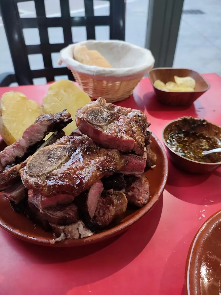 Adelina Ageeva_Restaurante de Carnes Hacienda Patagonica_Línea de la Concepción La_review