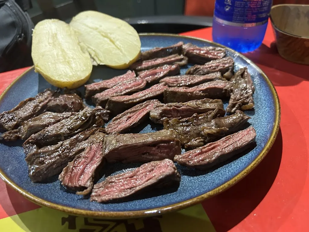 Restaurante de Carnes Hacienda Patagonica_Línea de la Concepción La_slider_image_3