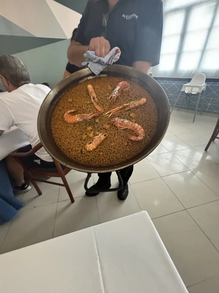 Александр Николаев_Restaurante Alevante_Línea de la Concepción La_review