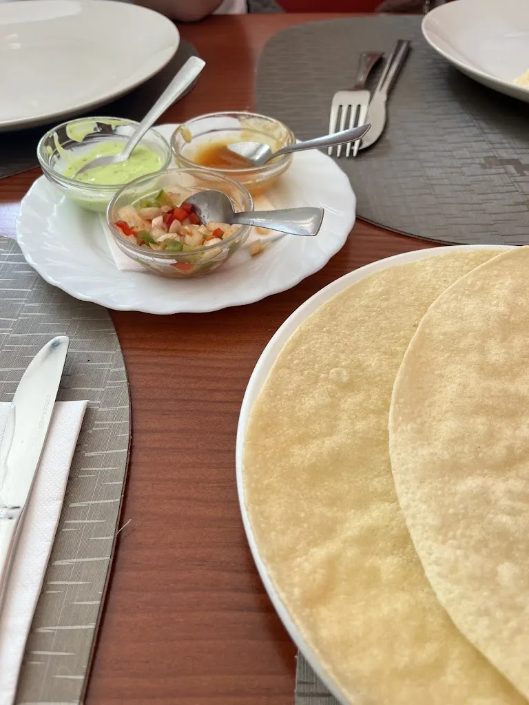 La Nueva Indian Grill_Línea de la Concepción La_slider_image_3