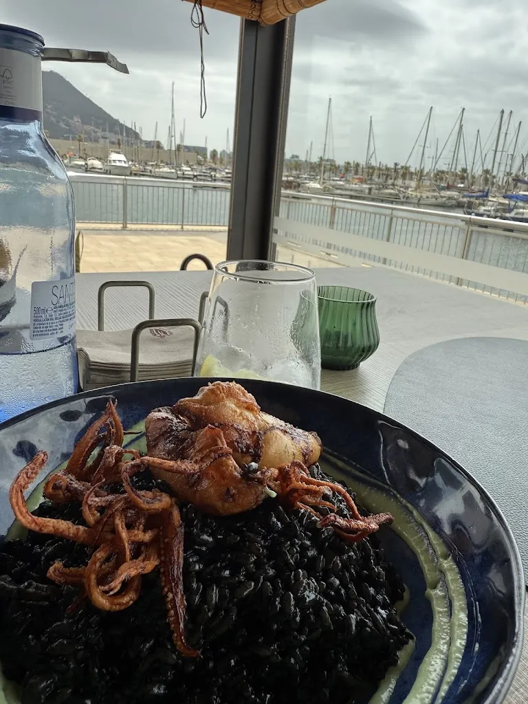 Imad Eddine EL HALLAOUI_Bitácora Restaurant_Línea de la Concepción La_recensione