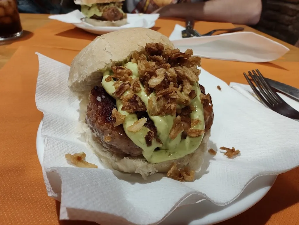 Jorge Navarro_Meson Albero_Línea de la Concepción La_review