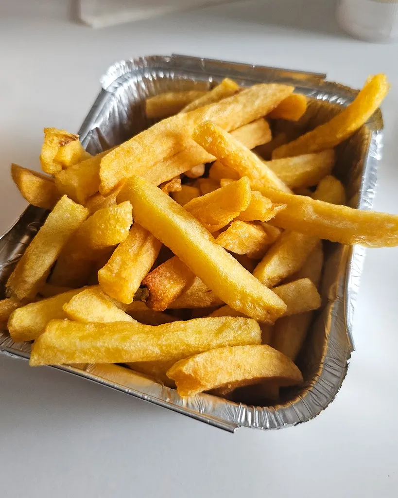 Mónica_The Beast Burger La Línea_Línea de la Concepción La_review