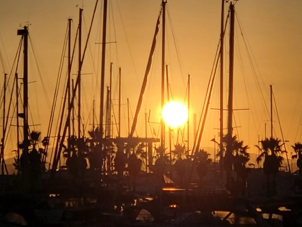 Stephen Penney_West Restaurant_Línea de la Concepción La_review