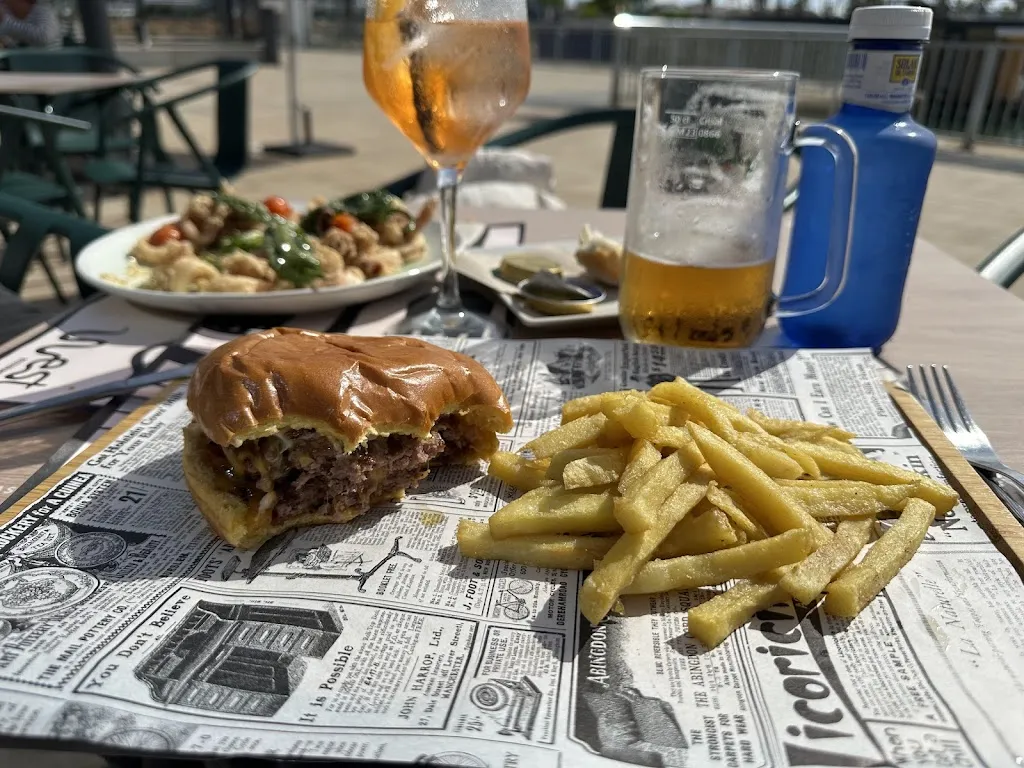 Adrian Oancea_West Restaurant_Línea de la Concepción La_review