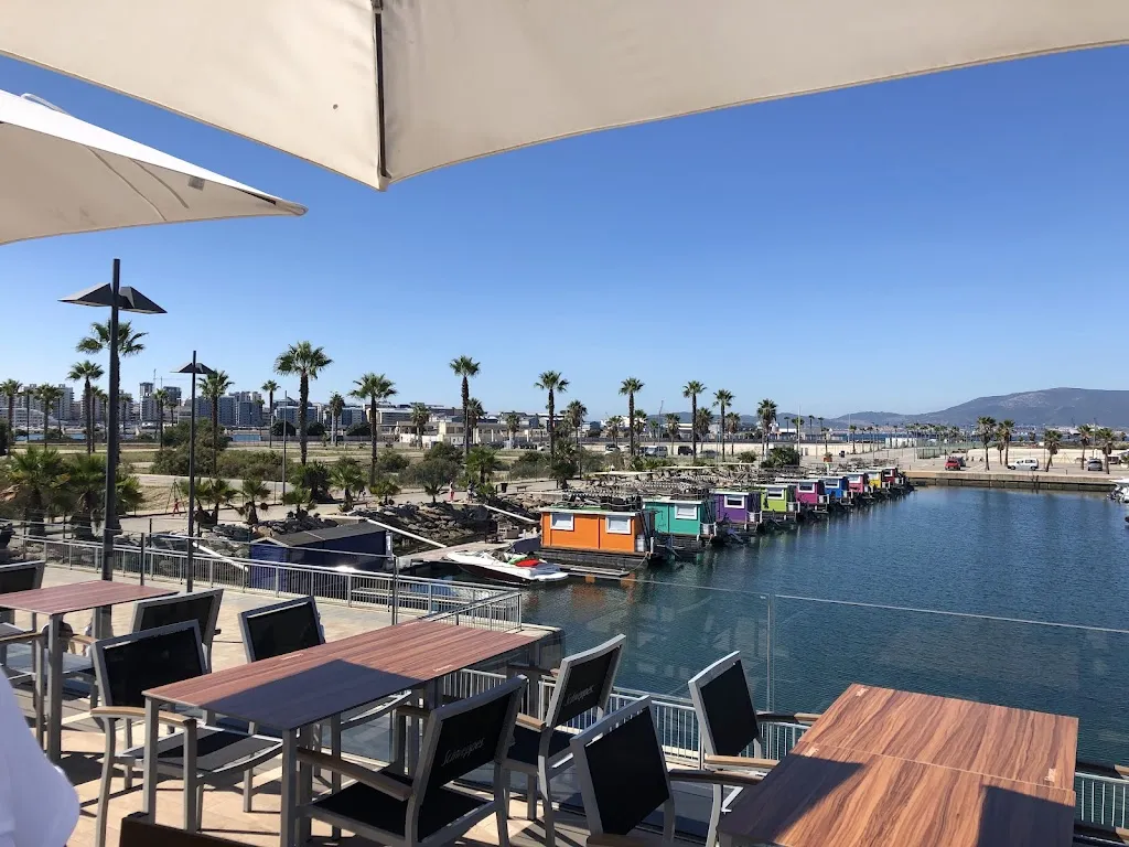 West Restaurant ristorante a Línea de la Concepción La