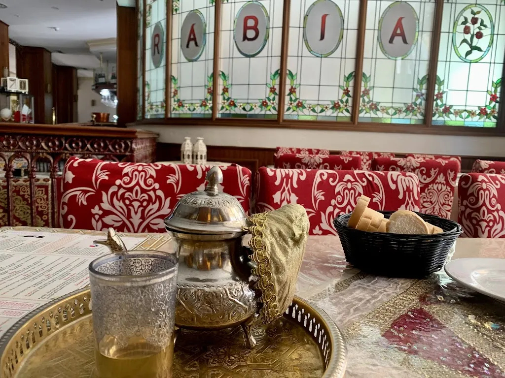 Lucélia Silva_ARABIA_Línea de la Concepción La_review